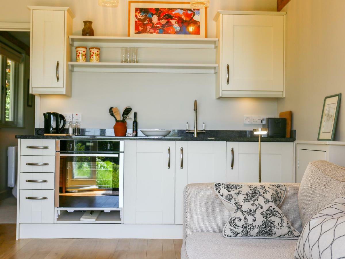 The Lodge At Mortons Malmesbury Buitenkant foto