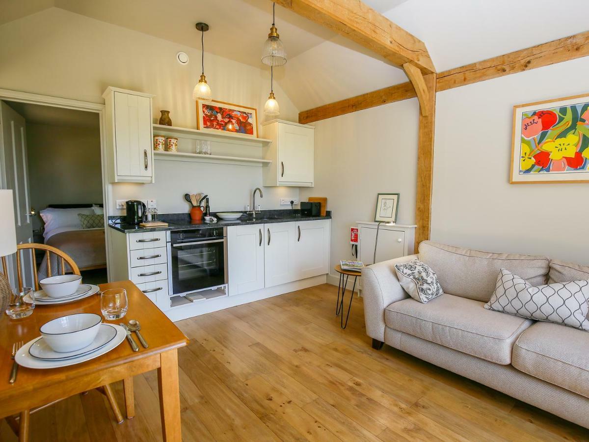 The Lodge At Mortons Malmesbury Buitenkant foto